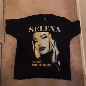 Selena Tee